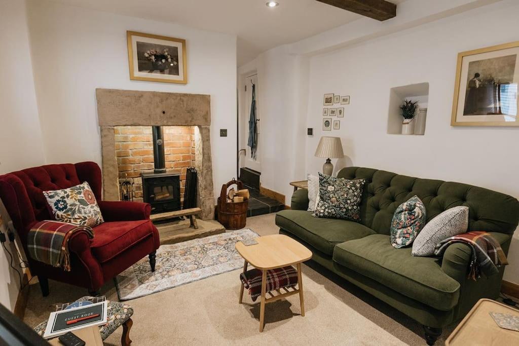 Fryers Cottage - Beautiful 2 Bedroom Town & Country Cottage On Edge Of Peak District Wirksworth Exterior photo