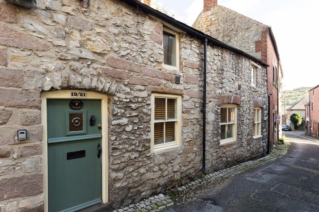 Fryers Cottage - Beautiful 2 Bedroom Town & Country Cottage On Edge Of Peak District Wirksworth Exterior photo