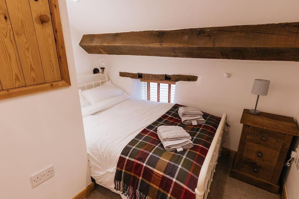 Fryers Cottage - Beautiful 2 Bedroom Town & Country Cottage On Edge Of Peak District Wirksworth Exterior photo