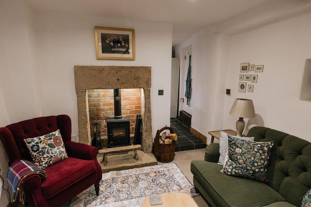 Fryers Cottage - Beautiful 2 Bedroom Town & Country Cottage On Edge Of Peak District Wirksworth Exterior photo